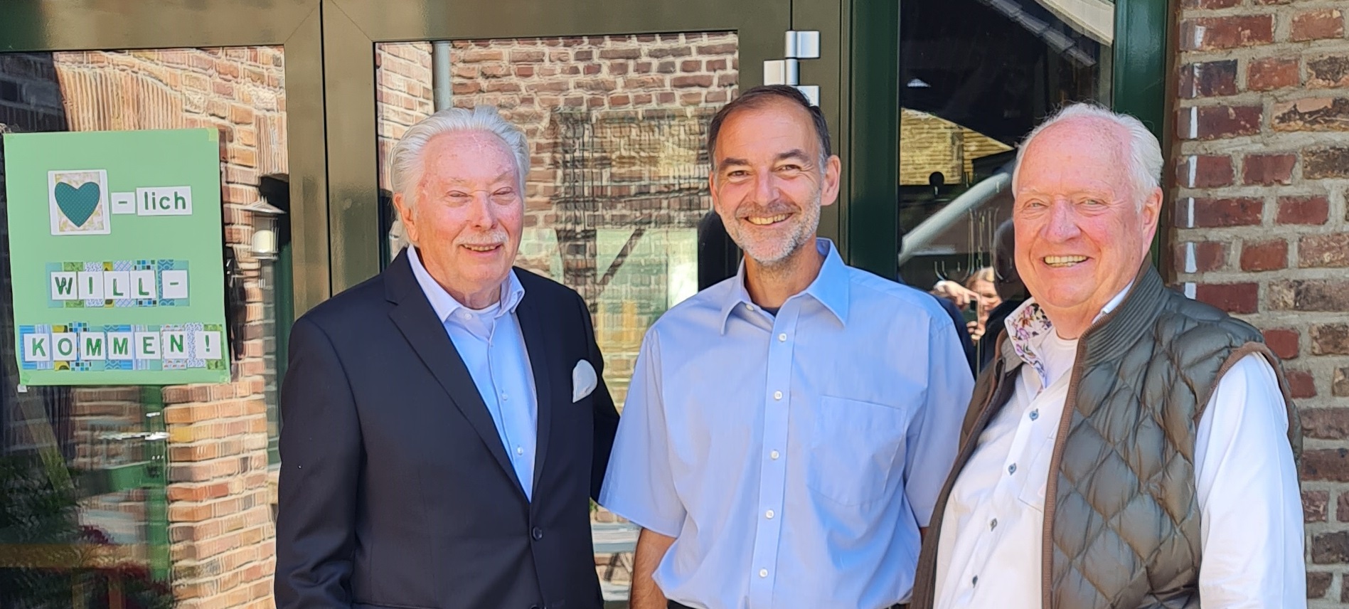 Dieter Baumhoff übergibt Spende an das BFZ